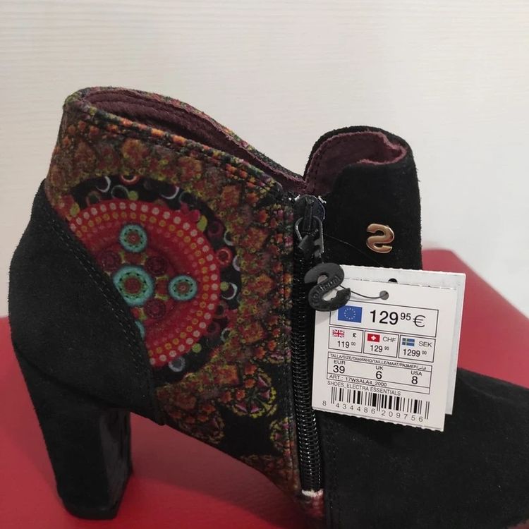 Immagine di Black Ankle Boots With Patterned Fabric Detail 6
